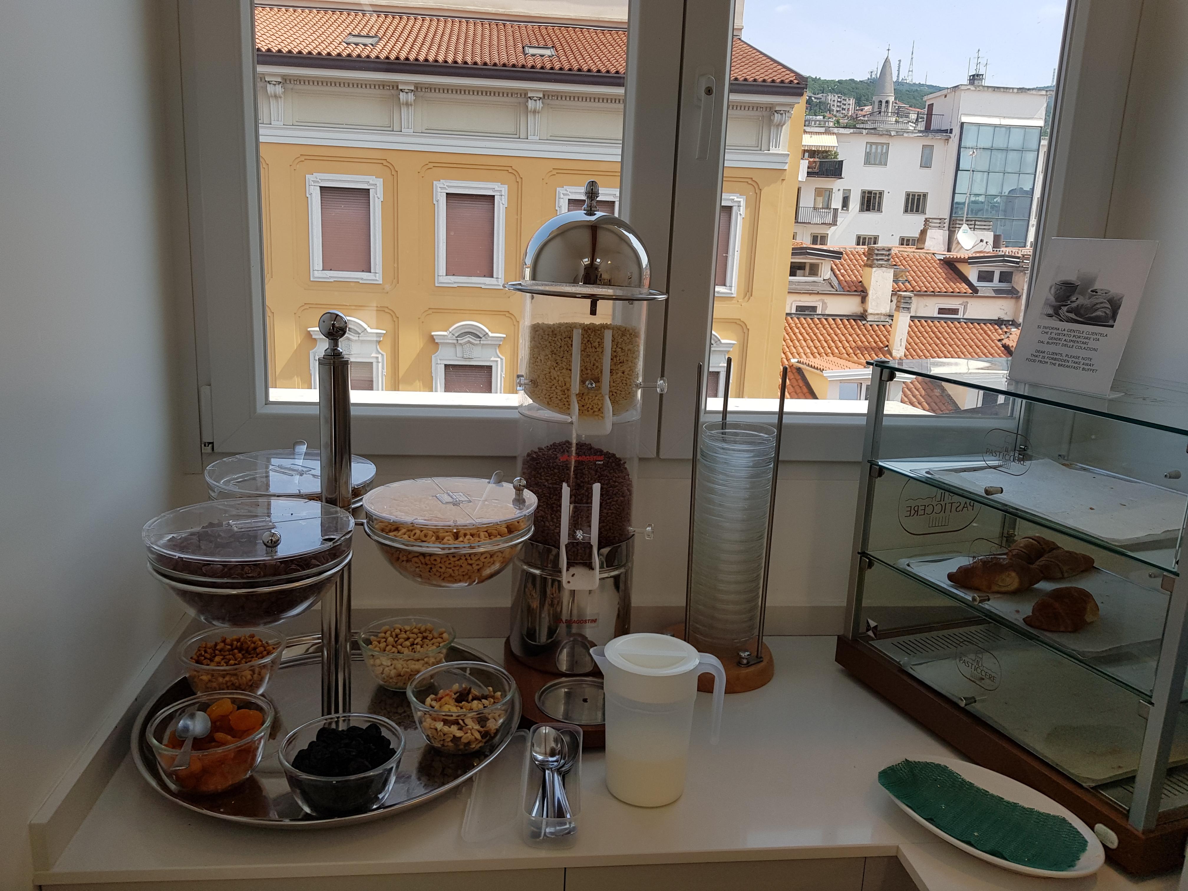Hotel Roma Trieste Esterno foto