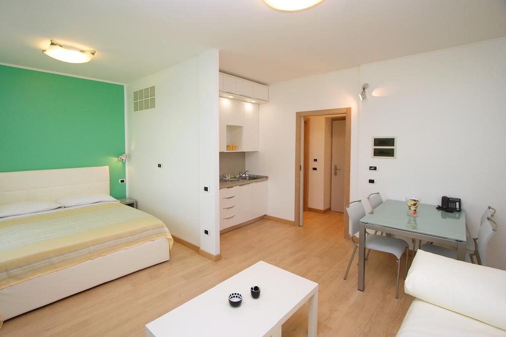 Hotel Roma Trieste Esterno foto