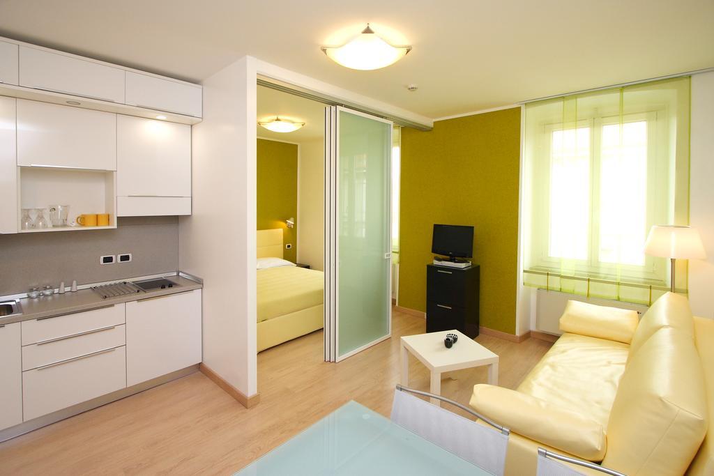 Hotel Roma Trieste Esterno foto