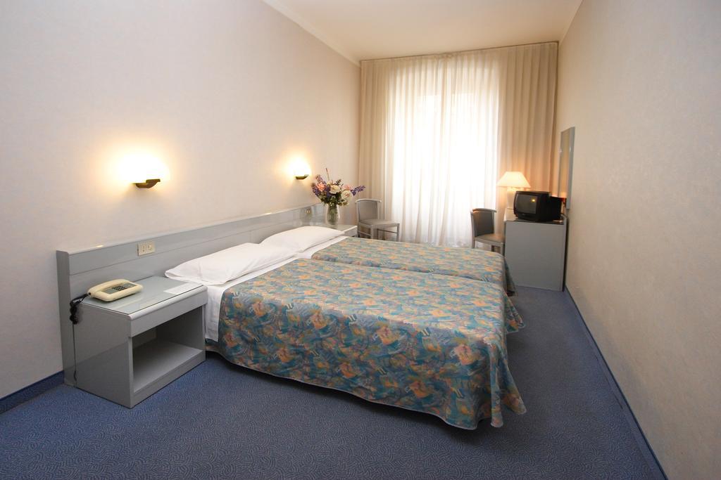 Hotel Roma Trieste Camera foto