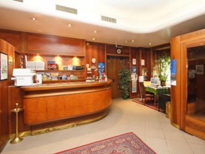 Hotel Roma Trieste Esterno foto