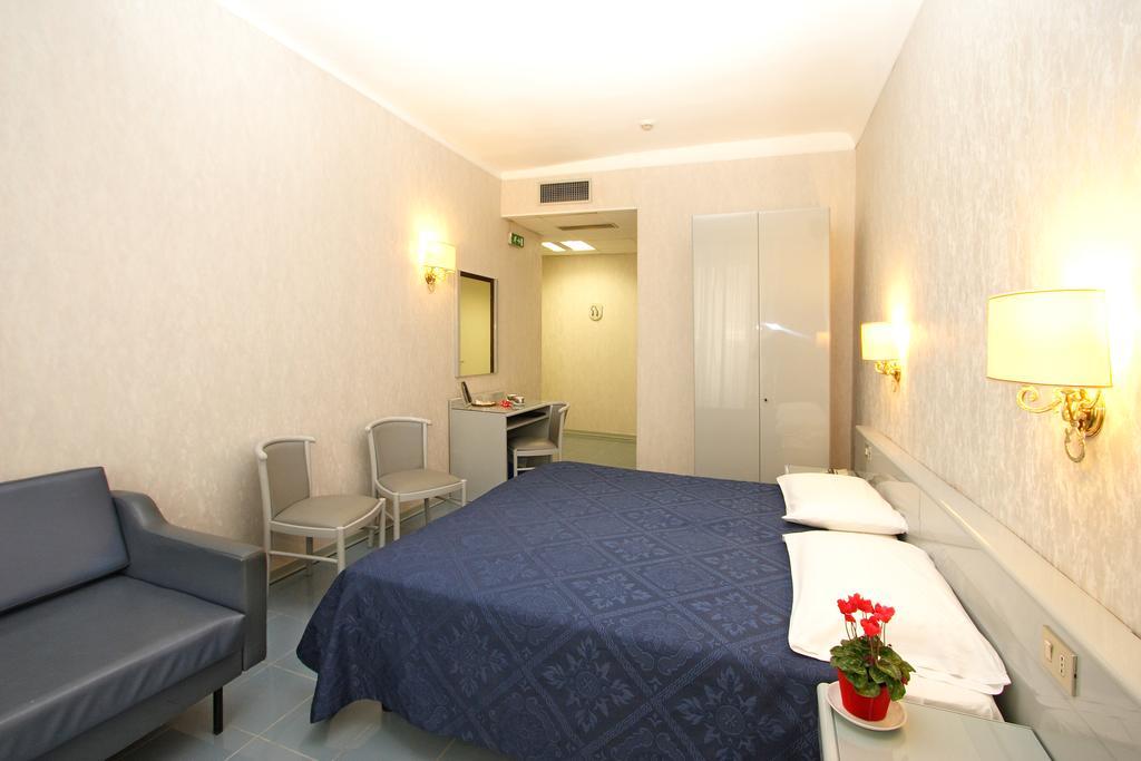 Hotel Roma Trieste Esterno foto