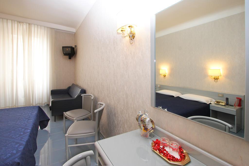 Hotel Roma Trieste Esterno foto