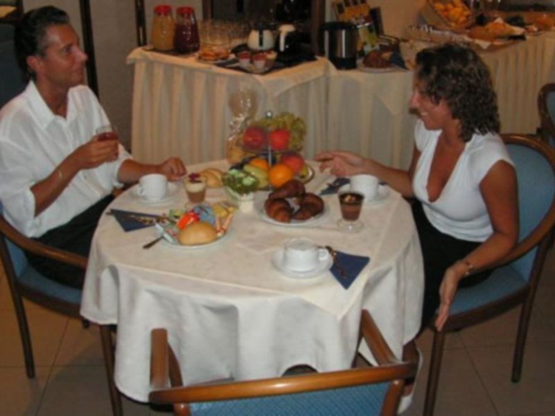 Hotel Roma Trieste Esterno foto
