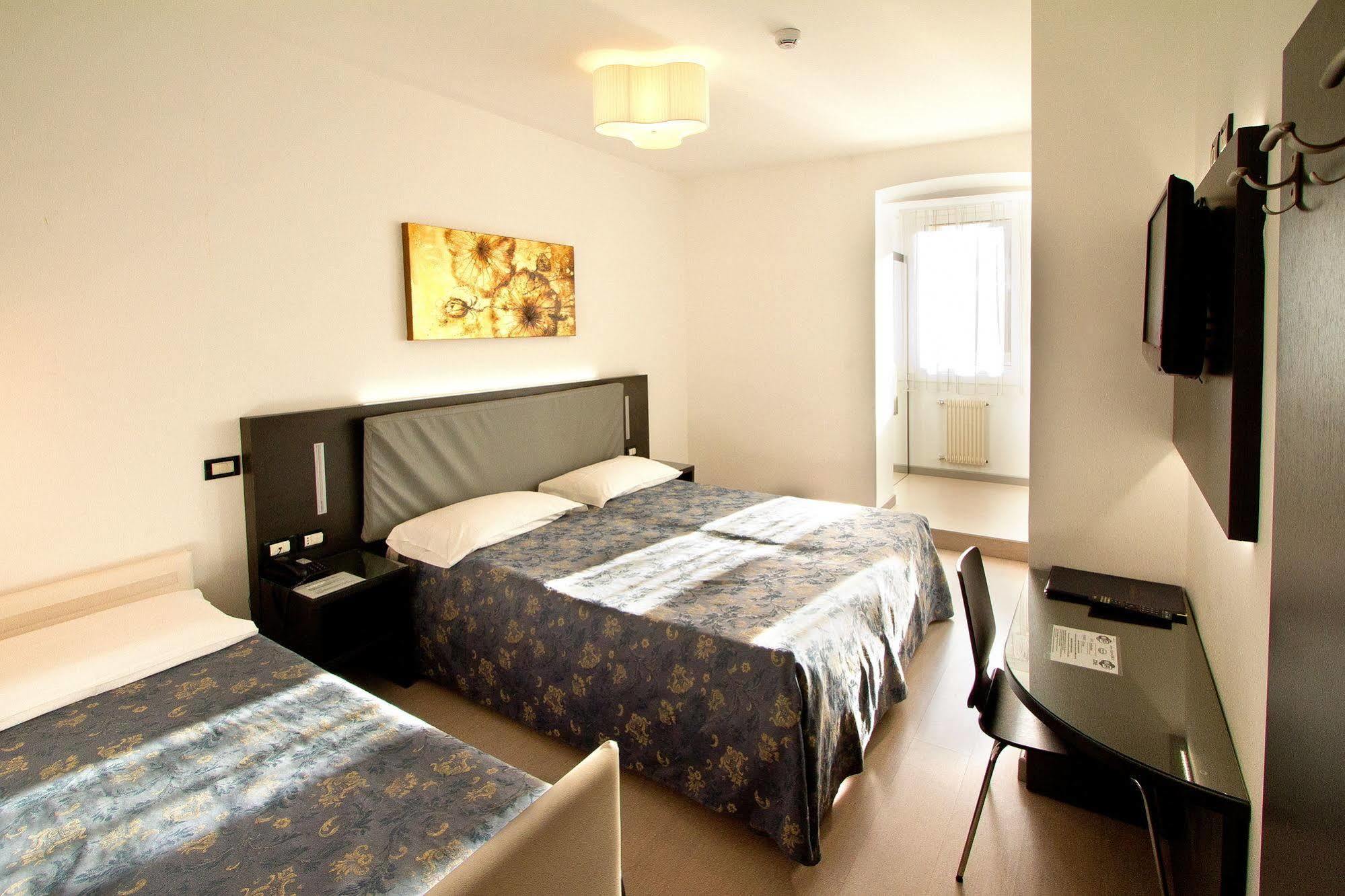 Hotel Roma Trieste Esterno foto